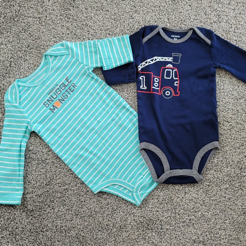 Lot of 2 Carters Rompers  9 months, gently worn.